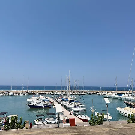 Harbour No4 * Polis